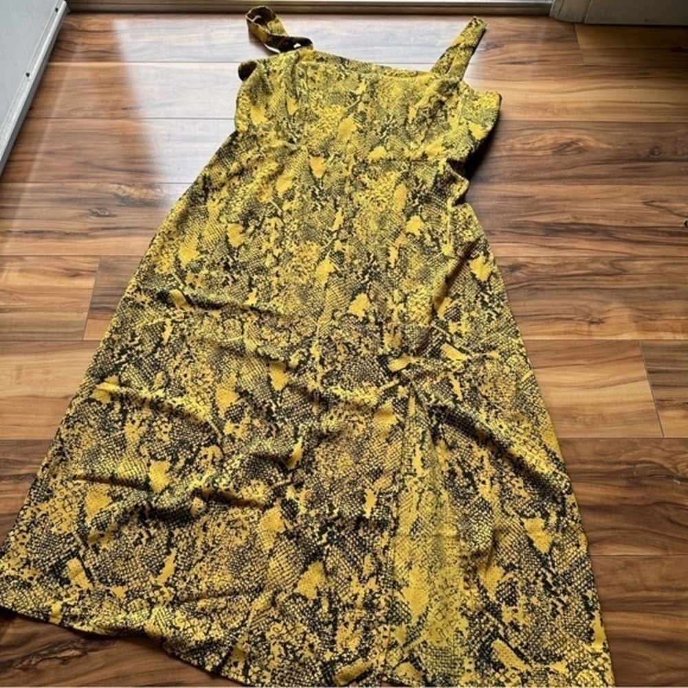 Evereve sanctuary snake print dress L